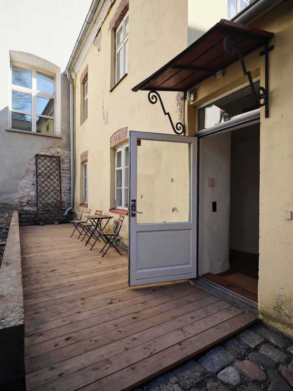 Historic Apartment With Private Garden In Old Town Tallin Zewnętrze zdjęcie
