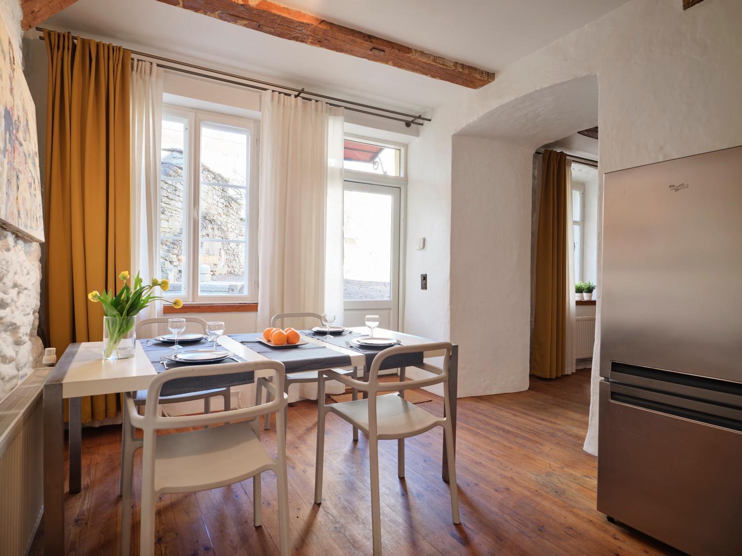 Historic Apartment With Private Garden In Old Town Tallin Zewnętrze zdjęcie